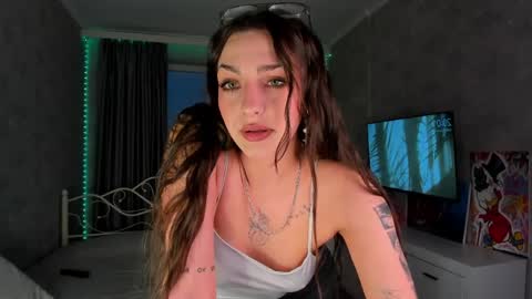 lilflexxy online show from April 4, 5:01 pm