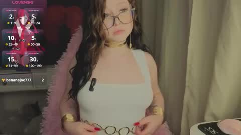 Snapshot of lilhornyprincess chatting on October 20, 6:11 pm Nika and Lori online show from October 20, 6:11 pm