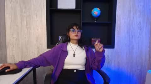 Snapshot of lili_clan chatting on October 3, 4:12 pm lili_clan online show from October 3, 4:12 pm