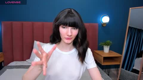 Snapshot of lili_flowerr chatting on March 11, 2:32 am Lilli  follow me kiss online show from March 11, 2:32 am