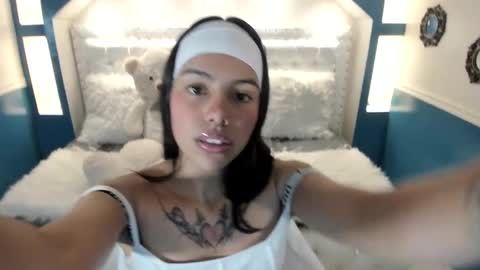 Lili  online show from September 25, 8:17 pm