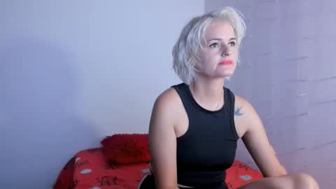 Lili online show from October 6, 10:58 pm