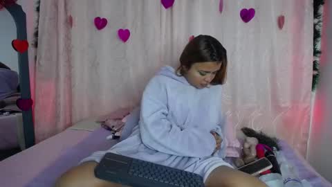 Snapshot of lili_matheus69 chatting on February 20, 6:17 am lili Matheus69 online show from February 20, 6:17 am