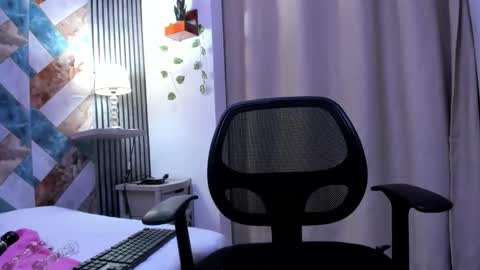 lili_pinki online show from October 15, 7:22 am