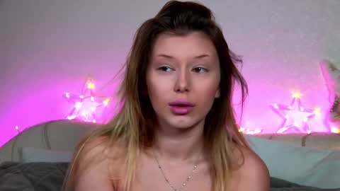 Mia online show from December 26, 6:52 am