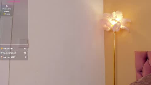 Lilian  online show from April 28, 2:09 am