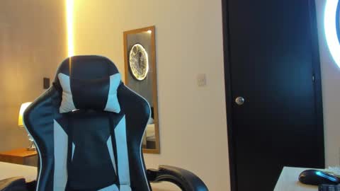 L I L I online show from September 20, 9:24 pm