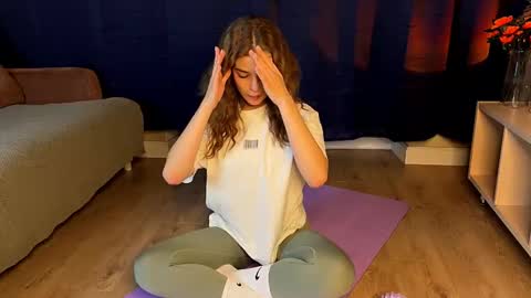 LilianLees online show from November 7, 4:01 pm