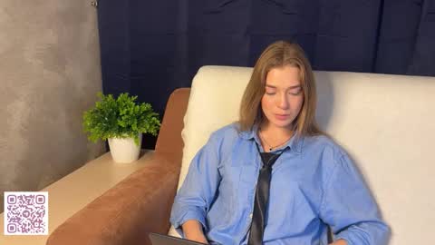 LilianLees online show from October 7, 5:06 pm