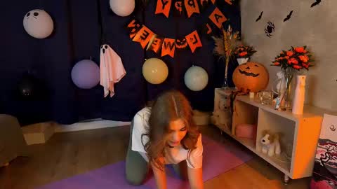 LilianLees online show from October 30, 3:35 pm