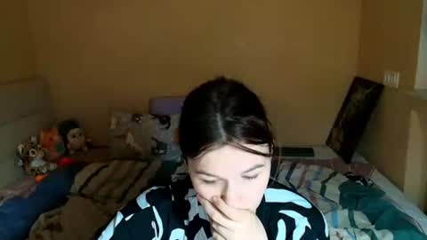 liliawoolf online show from October 14, 4:31 pm