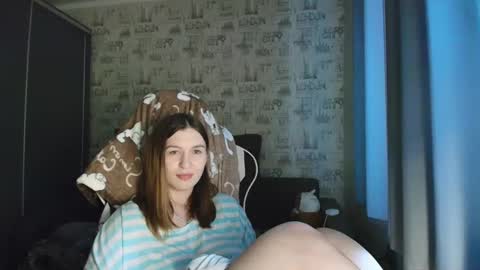 liliawoolf online show from April 2, 2:14 pm