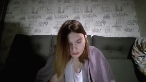 liliawoolf online show from October 24, 5:42 pm