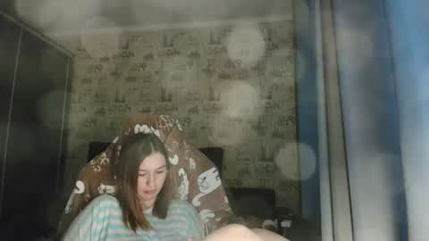 liliawoolf online show from March 31, 6:13 am