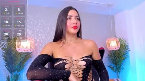 Lili Cooper online show from December 18, 8:25 pm