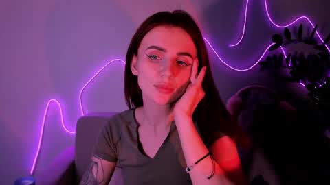 Lilie online show from December 3, 2:01 am