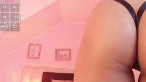 Snapshot of liliith_savett chatting on October 25, 12:35 pm Lilith Savett online show from October 25, 12:35 pm