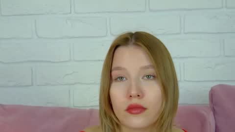 Snapshot of lililinn chatting on September 23, 5:05 am LiliLinn online show from September 23, 5:05 am