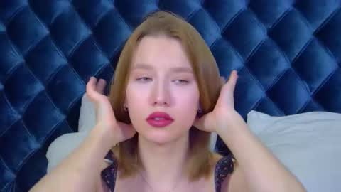 Snapshot of lililinn chatting on October 13, 6:16 am LiliLinn online show from October 13, 6:16 am