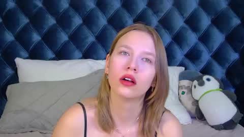 LiliLinn online show from February 28, 6:24 am