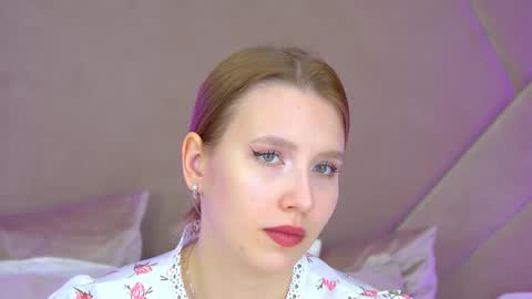 Snapshot of lililinn chatting on September 26, 6:11 am LiliLinn online show from September 26, 6:11 am