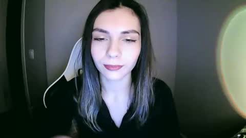 lilirose online show from December 21, 1:32 pm