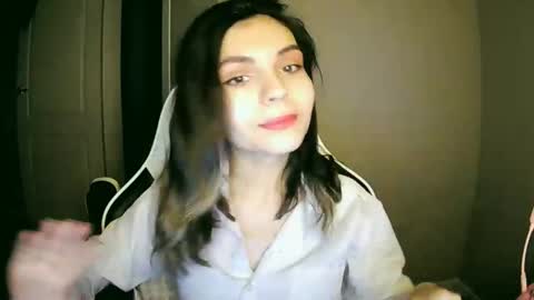 lilirose online show from December 26, 1:43 pm