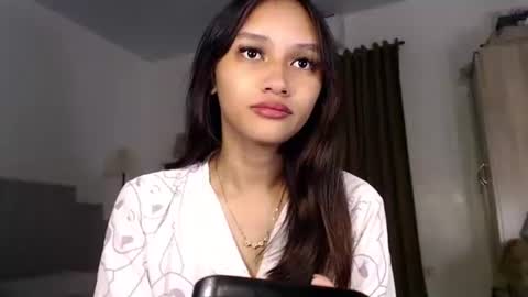 Chloe online show from September 22, 3:05 am