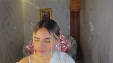 Snapshot of lilith4_s chatting on September 18, 2:04 pm Lilith online show from September 18, 2:04 pm