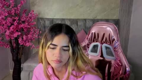 Snapshot of lilith4_s chatting on October 25, 10:49 pm Lilith online show from October 25, 10:49 pm