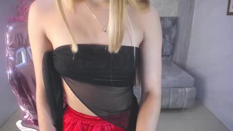 Snapshot of lilith4_s chatting on October 8, 8:46 pm Lilith online show from October 8, 8:46 pm