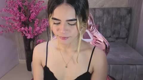 Snapshot of lilith4_s chatting on October 17, 8:23 pm Lilith online show from October 17, 8:23 pm