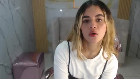 Snapshot of lilith4_s chatting on October 1, 8:58 pm Lilith online show from October 1, 8:58 pm