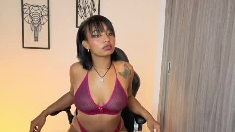 lilith__belle online show from May 10, 1:07 am