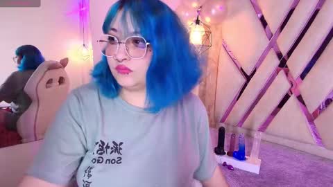 Snapshot of lilith_curvy chatting on October 3, 8:14 pm online show from October 3, 8:14 pm