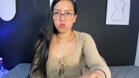 Snapshot of lilith_dh chatting on January 14, 11:42 am Lili  online show from January 14, 11:42 am