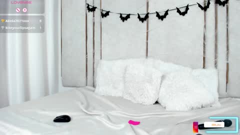 lilith_dry online show from October 15, 4:53 pm