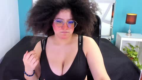 Snapshot of lilith_mesa chatting on December 14, 4:23 am Lilith online show from December 14, 4:23 am