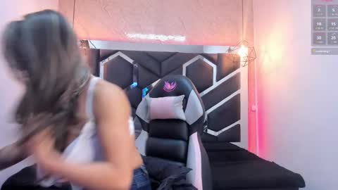 Snapshot of lilith_nv chatting on January 2, 11:20 am Lilith online show from January 2, 11:20 am