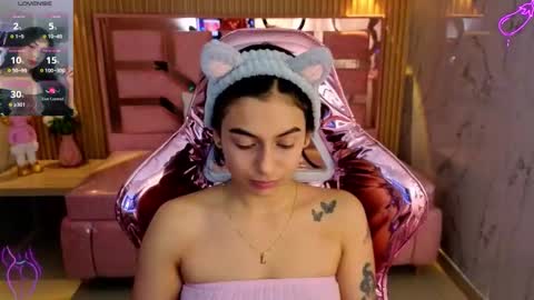 Snapshot of lilith_petit_sub chatting on October 8, 4:39 am Lilith online show from October 8, 4:39 am