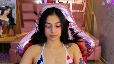 Snapshot of lilith_petit_sub chatting on October 9, 4:49 am Lilith online show from October 9, 4:49 am