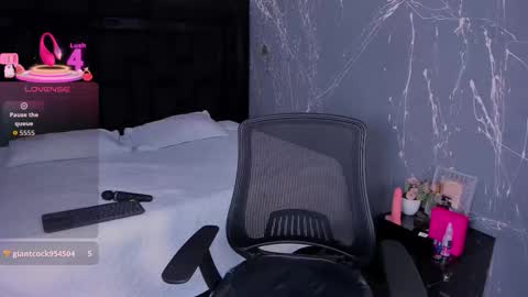 Lilith luxorr online show from November 22, 1:36 pm