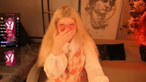 Snapshot of lilithnelson chatting on September 15, 9:11 pm LilithNelson online show from September 15, 9:11 pm