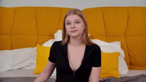 lilitrosen online show from October 15, 5:48 pm