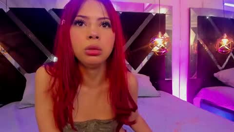 lill_kims online show from May 1, 12:30 pm