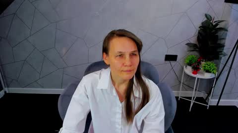 lillian_white1 online show from December 19, 7:18 am