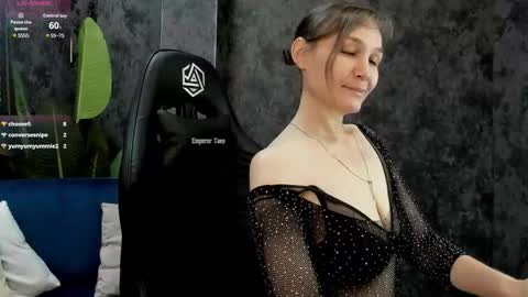 Snapshot of lillian_white1 chatting on October 8, 1:10 am lillian_white1 online show from October 8, 1:10 am