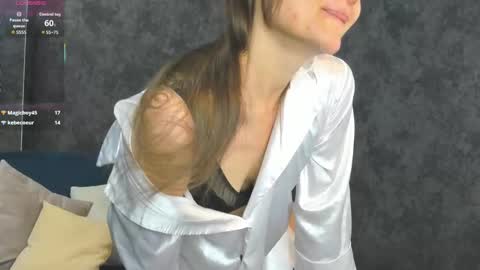 Snapshot of lillian_white1 chatting on September 20, 11:58 pm lillian_white1 online show from September 20, 11:58 pm