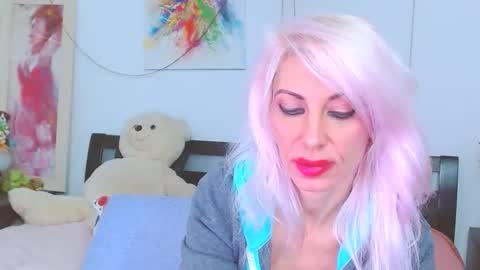 Lara online show from November 29, 8:46 pm