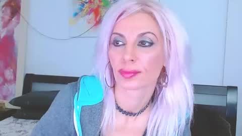 Lara online show from February 4, 10:02 pm